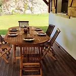 Maison Chaleureuse Aux Abymes Avec Jacuzzi Relaxant