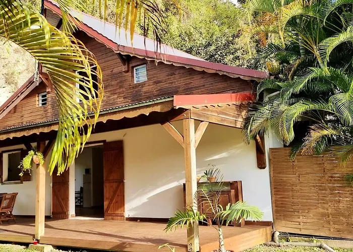 Maison Chaleureuse Aux Abymes Avec Jacuzzi Relaxant