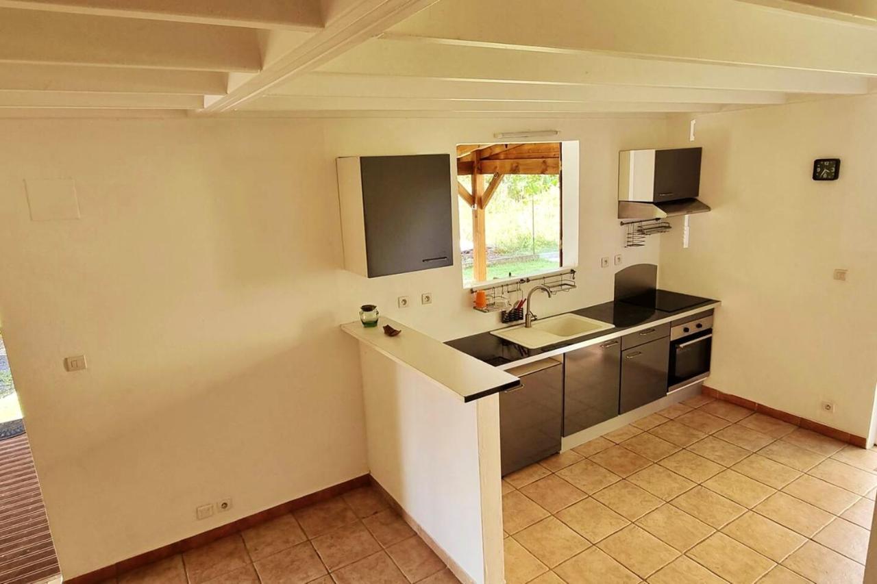 Maison Chaleureuse Aux Abymes Avec Jacuzzi Relaxant Ferienhaus Les Abymes