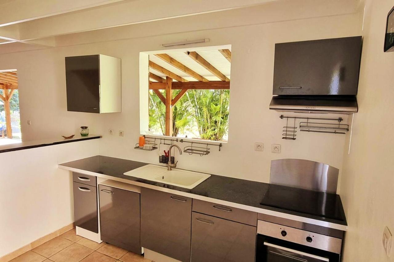 Maison Chaleureuse Aux Abymes Avec Jacuzzi Relaxant Les Abymes
