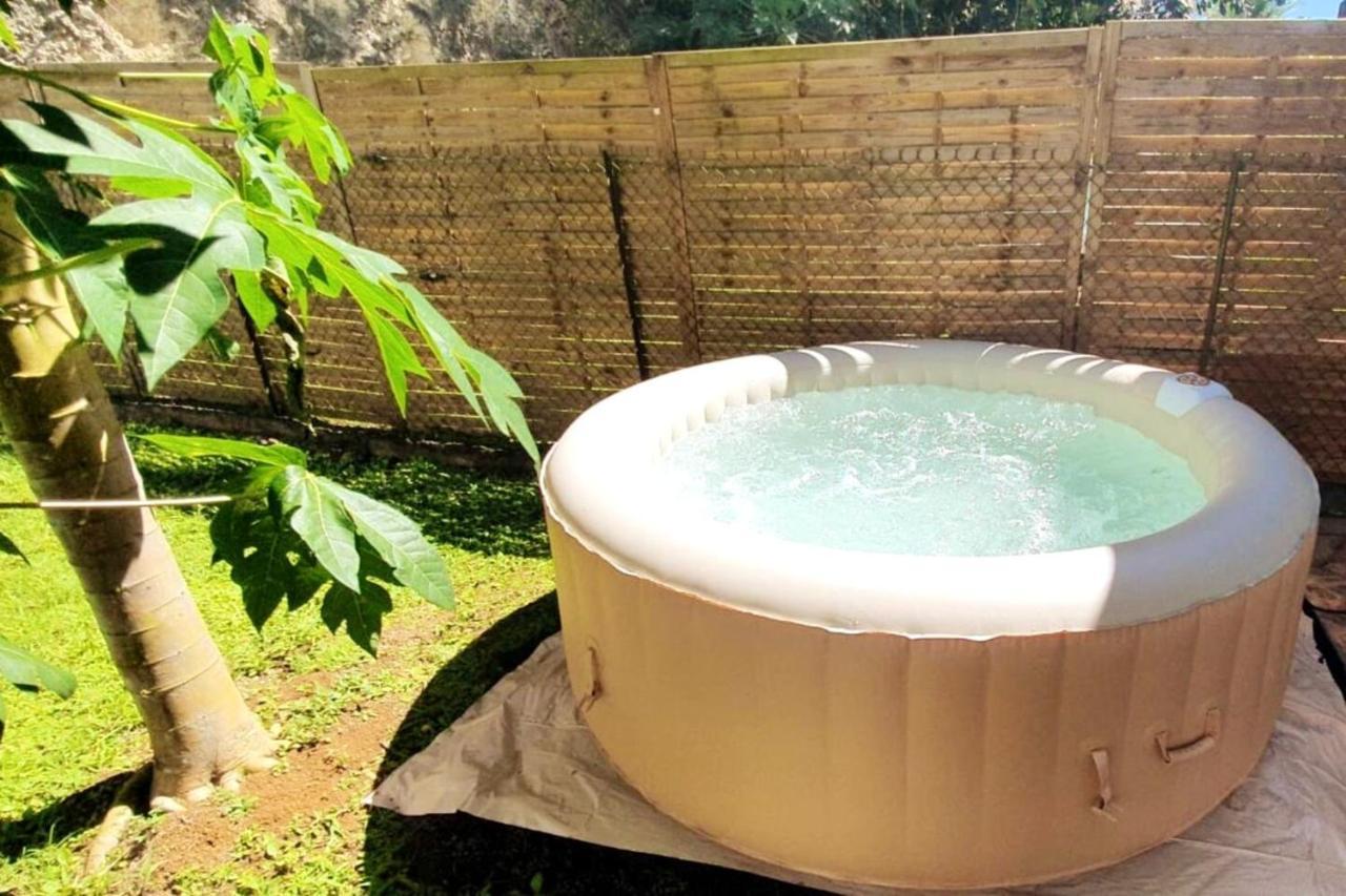 Maison Chaleureuse Aux Abymes Avec Jacuzzi Relaxant * Les Abymes